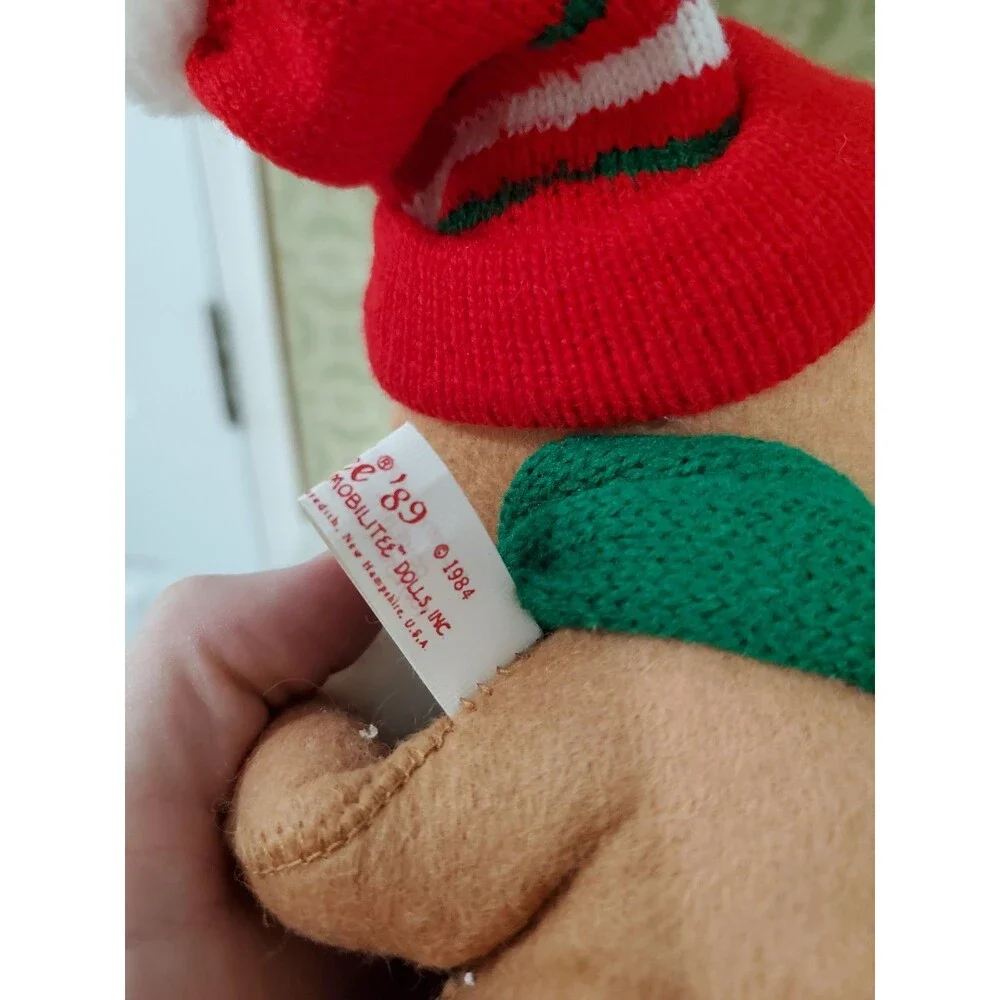 Annalee Mobilitee 1984 Brown Bear w/ Snowball Red Striped Hat Green Scarf 11
